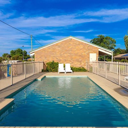 All Travellers Motor Inn Coonabarabran Zewnętrze zdjęcie
