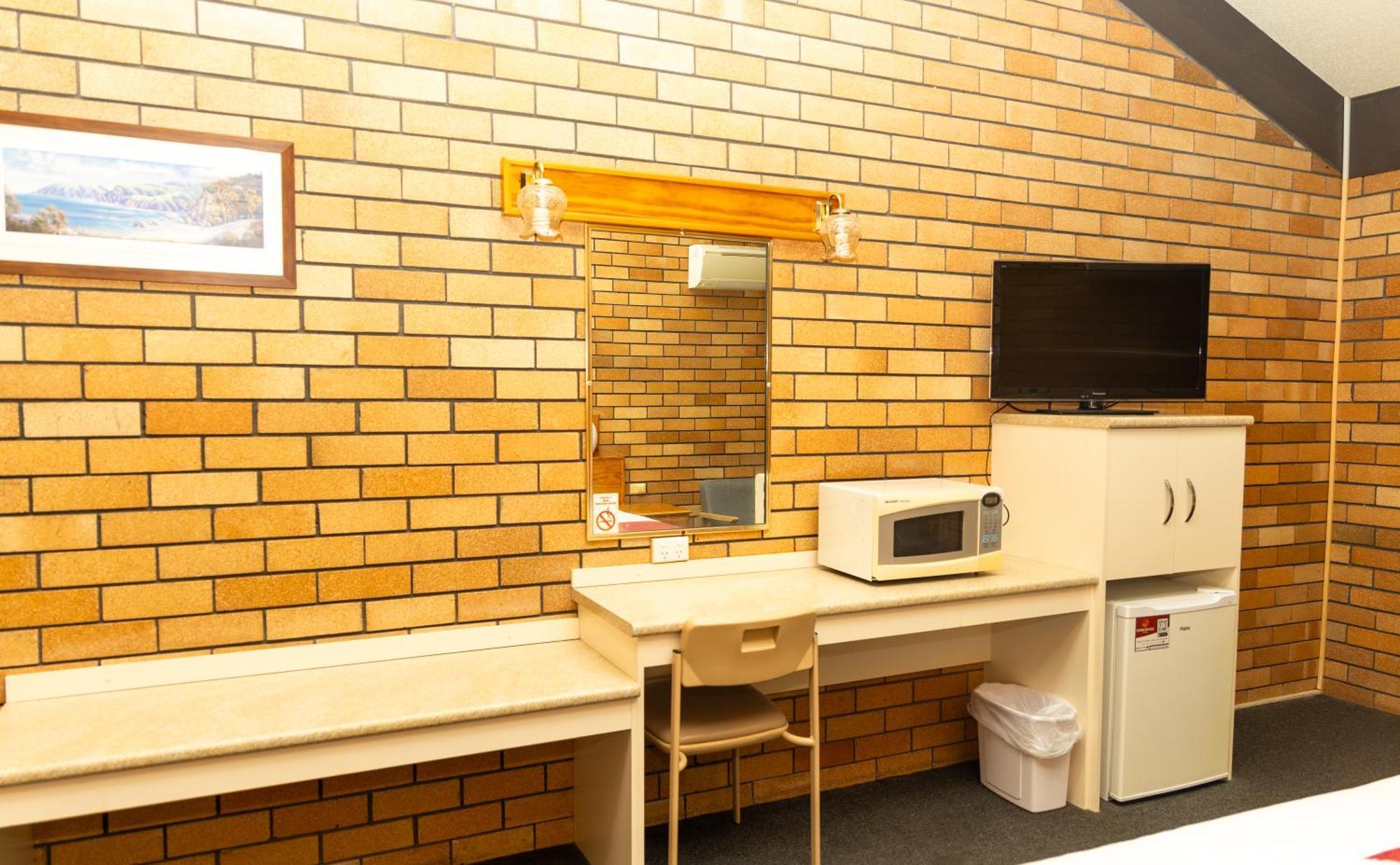 All Travellers Motor Inn Coonabarabran Zewnętrze zdjęcie