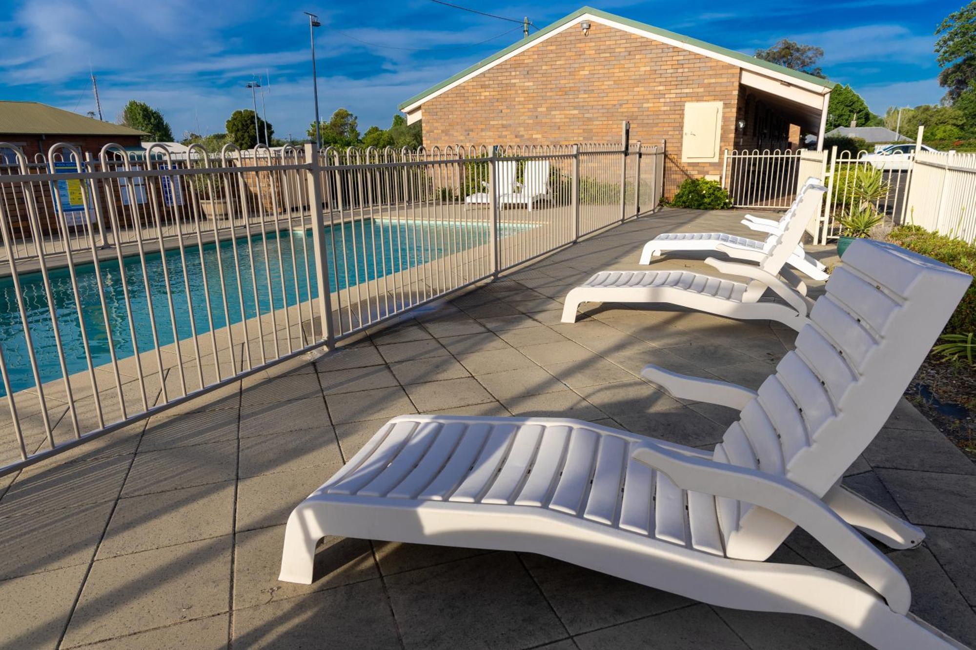 All Travellers Motor Inn Coonabarabran Zewnętrze zdjęcie