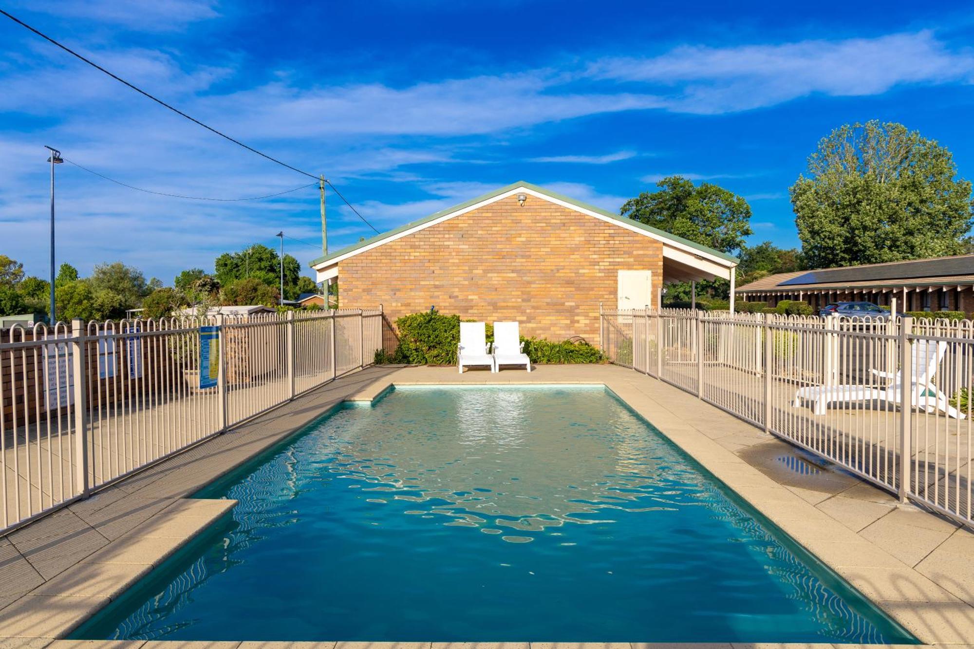 All Travellers Motor Inn Coonabarabran Zewnętrze zdjęcie
