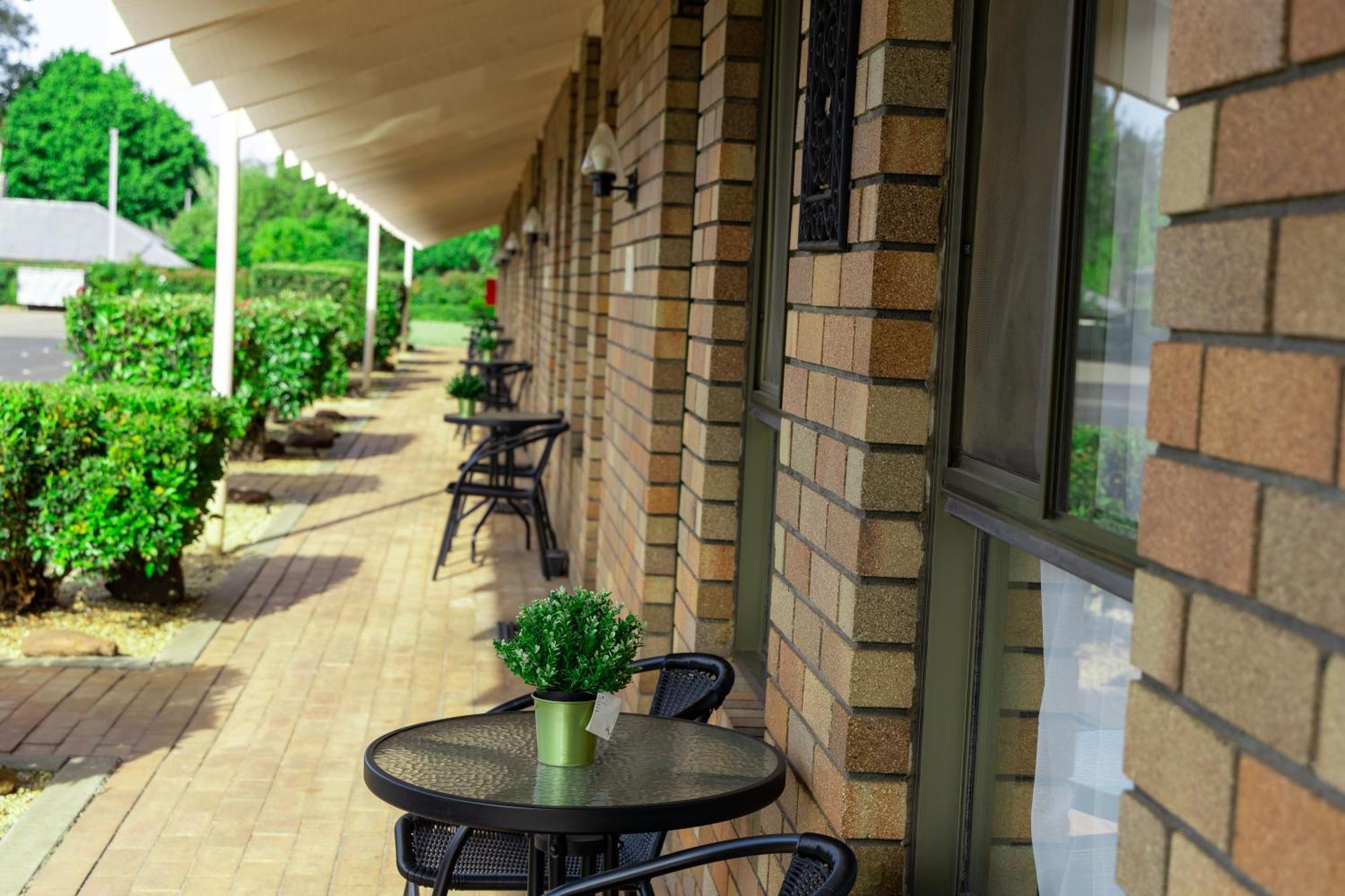 All Travellers Motor Inn Coonabarabran Zewnętrze zdjęcie