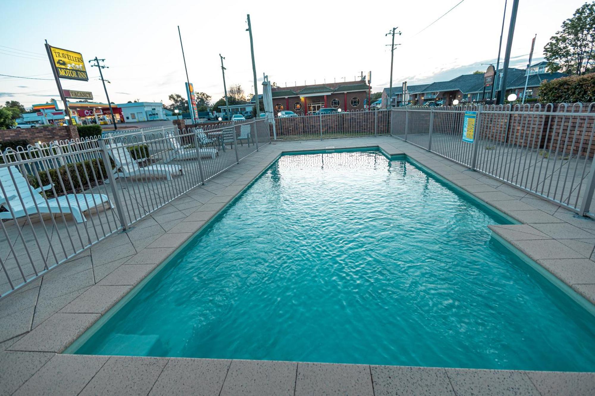 All Travellers Motor Inn Coonabarabran Zewnętrze zdjęcie