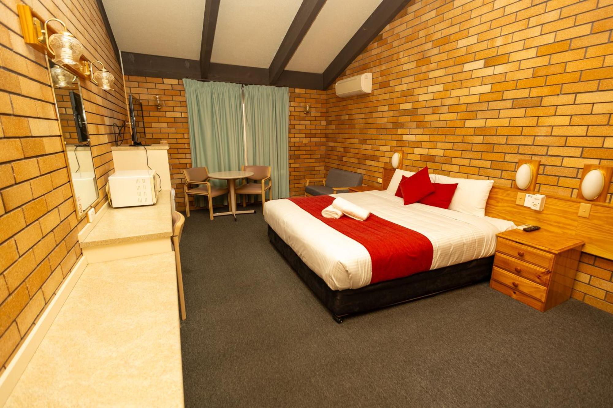 All Travellers Motor Inn Coonabarabran Zewnętrze zdjęcie